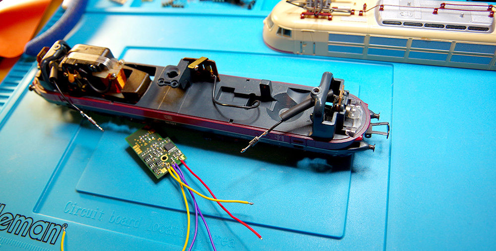 Modification E103 - Loco et module avant montage